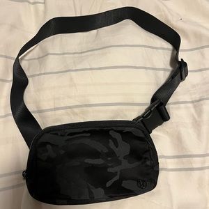 LuLuLemon Athletica black camo fanny pack/sling bag